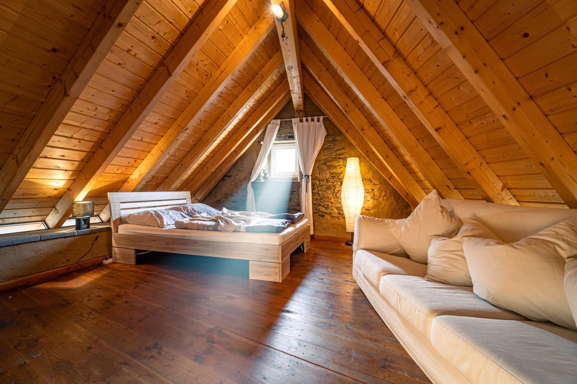 Historisches Ferienhaus "Zur Linde" Hausten エクステリア 写真