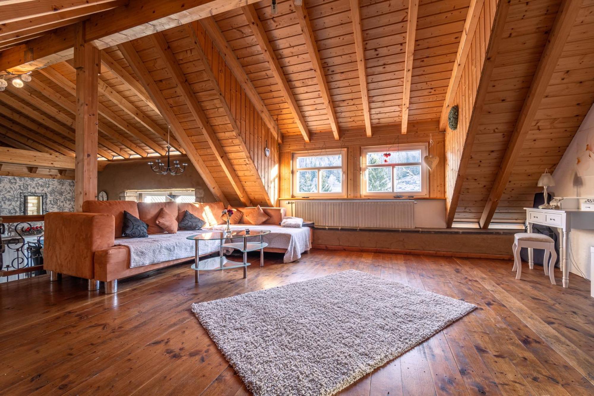 Historisches Ferienhaus "Zur Linde" Hausten エクステリア 写真